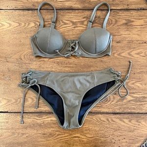 La Hearts Bikini XS Top M bottoms
